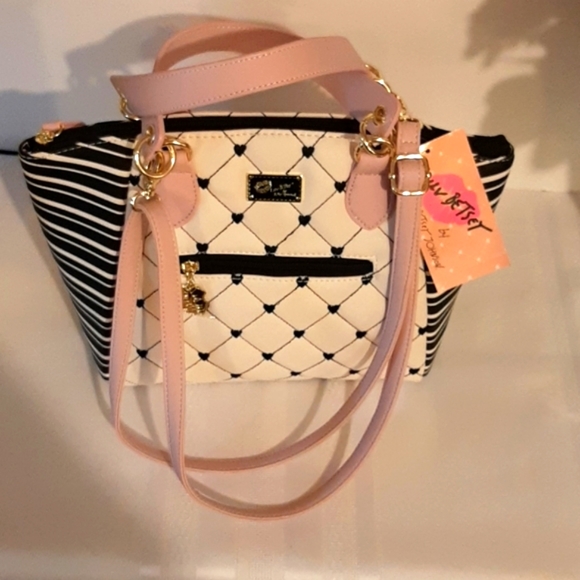 Betsey Johnson Handbags - BETSEY JOHNSON   Smoke free home